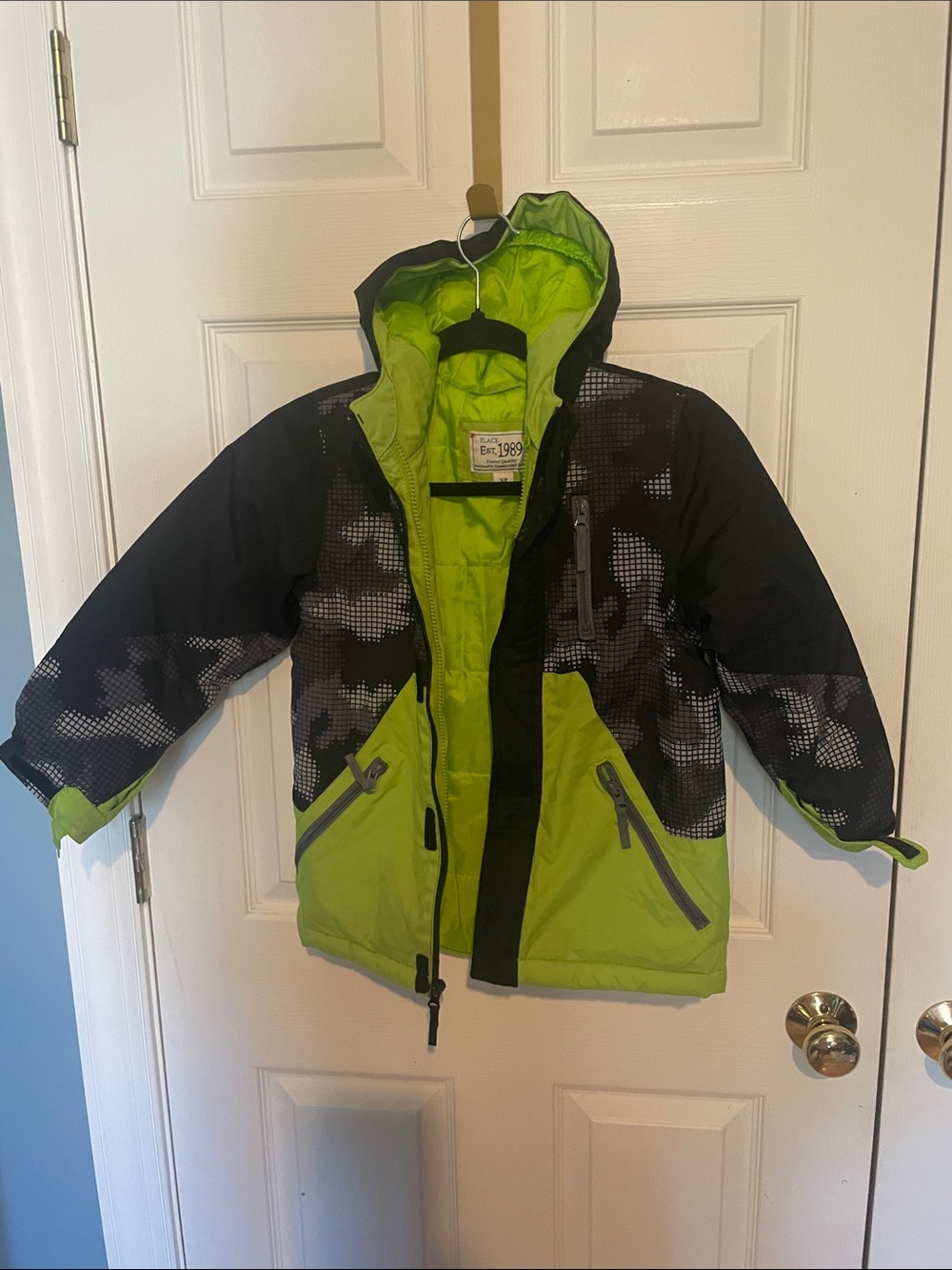 The Children's Place Black and Lime Green Hooded Puffer Jacket size small 5/6